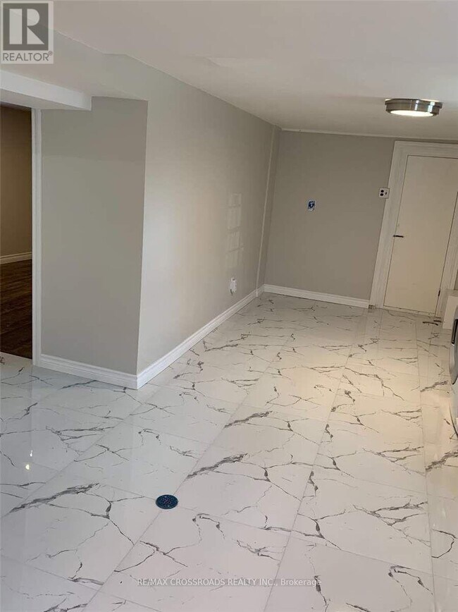 Photo du bâtiment - 16 Crosland Dr