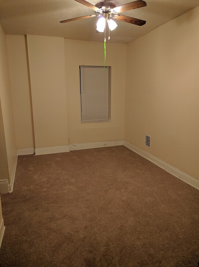 Bedroom. - 4047 Shenandoah Avenue