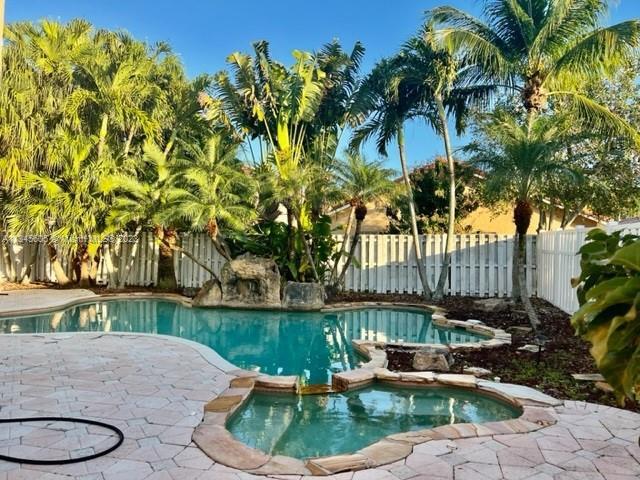Foto del edificio - 2404 NW 139th Ave