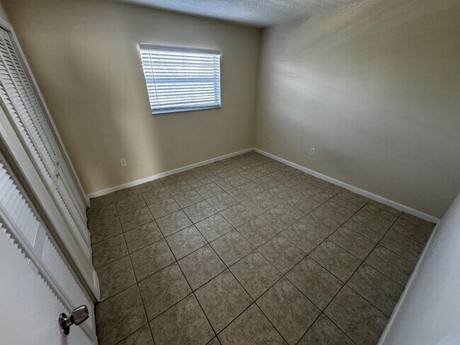 Building Photo - 8461 Springtree Dr