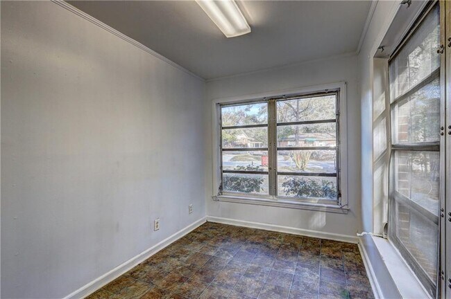Building Photo - 1169 Lamont St