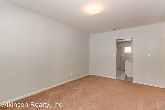 Building Photo - 1443 W 40th St