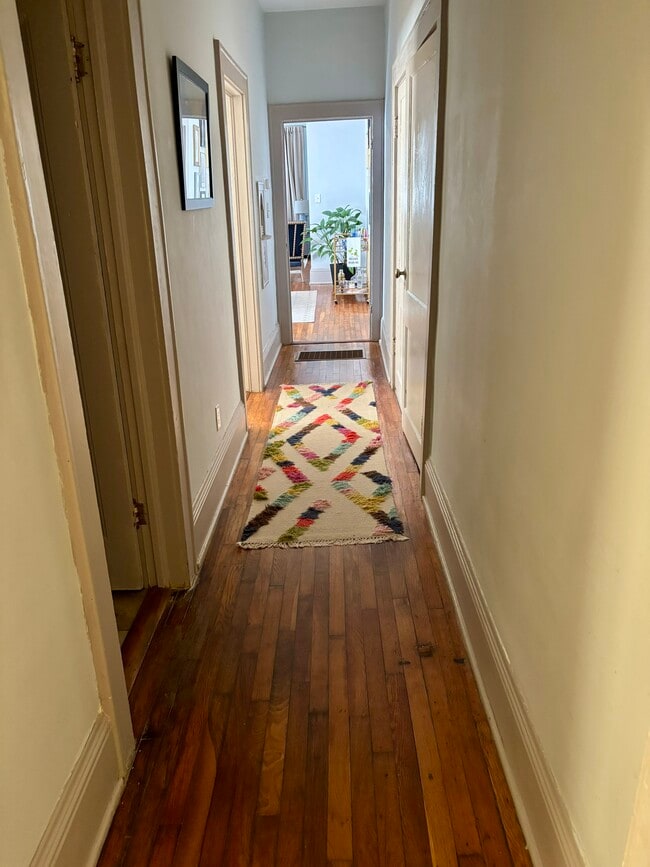 Hallway - 1302 E Victory Dr