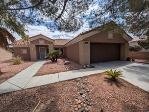 Building Photo - 10113 Cresent Creek Dr