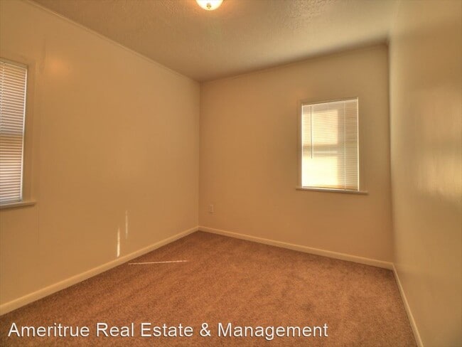 Building Photo - 3 br, 1.5 bath House - 4405 S 2700 E