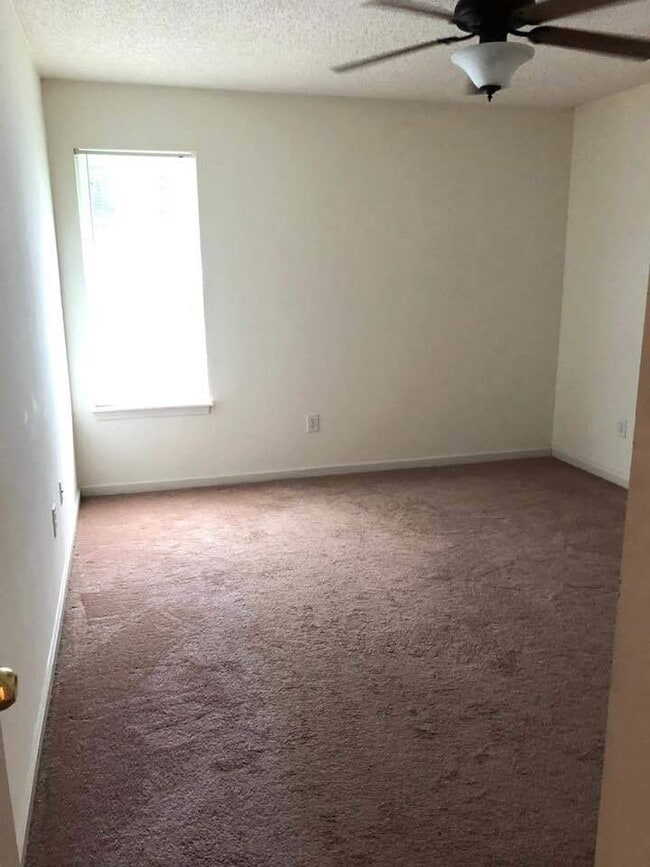 Building Photo - Adorable 3 Bedroom House in Clemson!