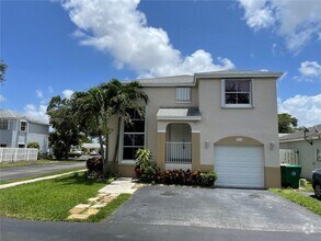 Building Photo - 7030 SW 41st Pl