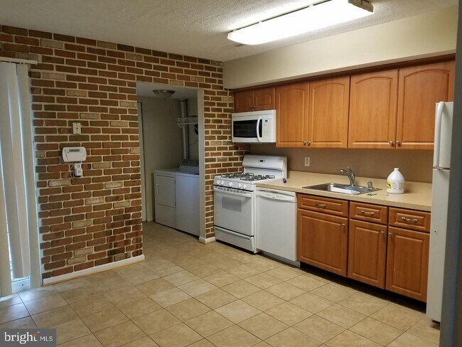 Building Photo - 6407 Jefferson Pl
