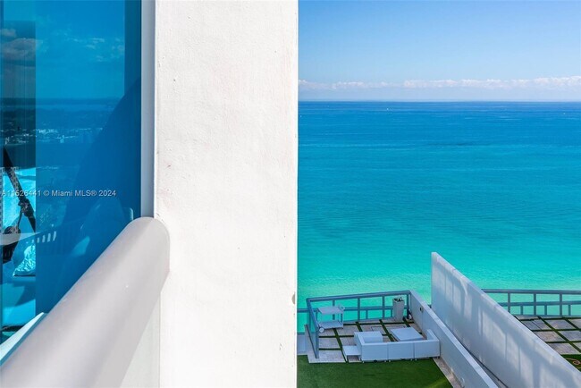 Foto del edificio - 6899 Collins Ave