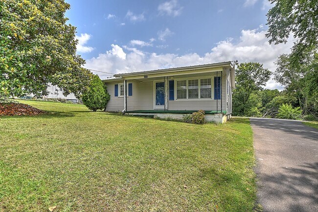 Foto del edificio - 2207 Buckingham Rd