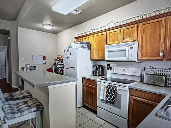 Kitchen with island - 2012 S 8th St