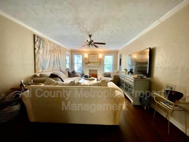 Photo - 6353 Velasco Ave Apartment