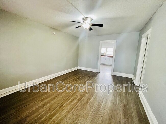 Foto del edificio - 232 4th St N
