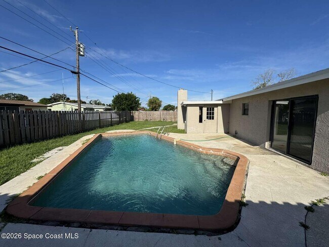 Building Photo - 1895 Wallace Ave