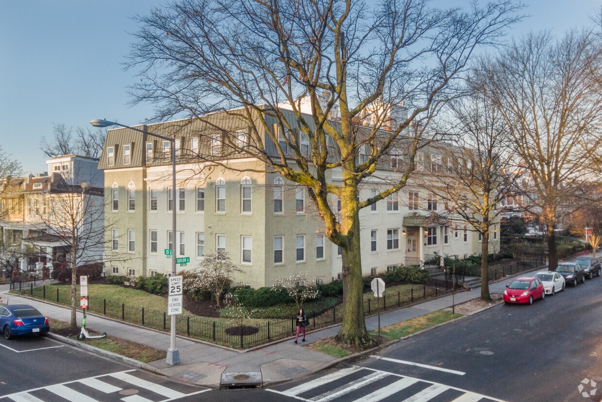 Primary Photo - 1300 Taylor St NW