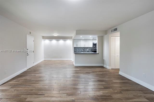 Foto del edificio - 7915 SW 86th St