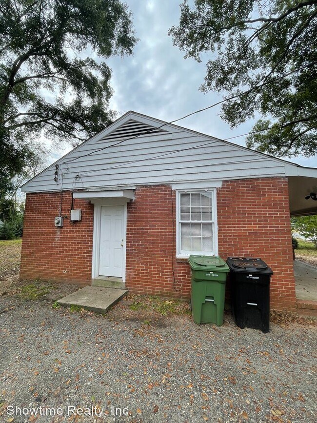 Foto del edificio - 2 br, 1 bath House - 3910 Maple Circle