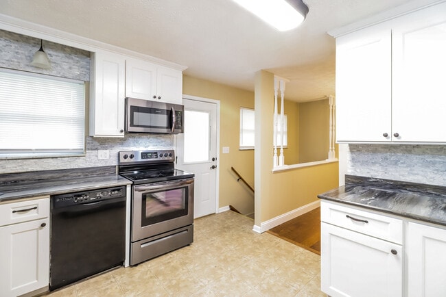 Building Photo - 5348 Dee Alva Dr
