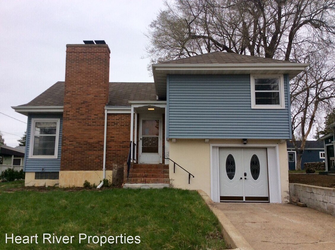 Primary Photo - 2 br, 1.5 bath House - 335 7th Ave W