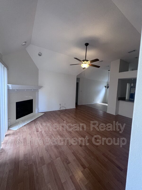 Foto del edificio - 1721 Colonial Ct