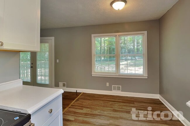 Foto del edificio - 847 Raintree Way SE