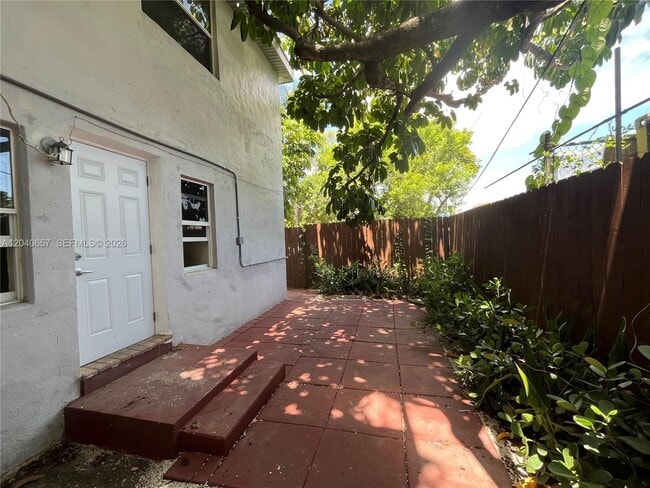 Foto del edificio - 820 SW 31st Ave
