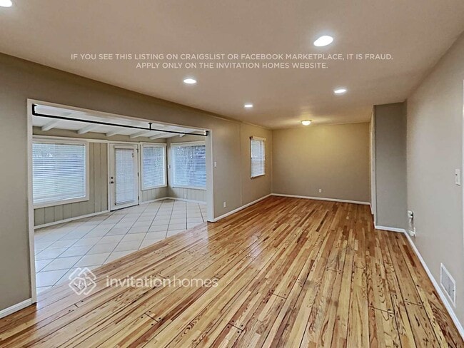 Building Photo - 15042 Romar St