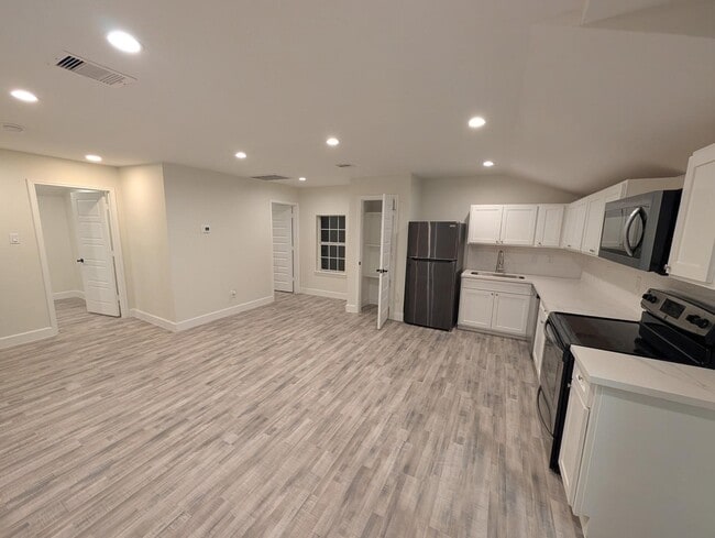 Building Photo - 7212 Corpus Christi St