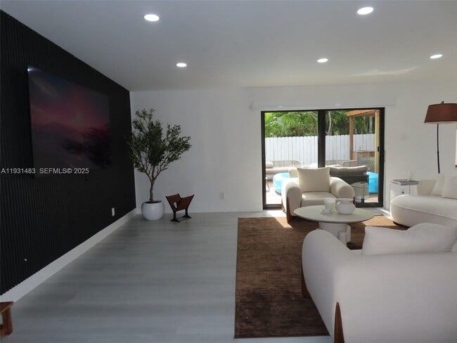 Building Photo - 260 187th St