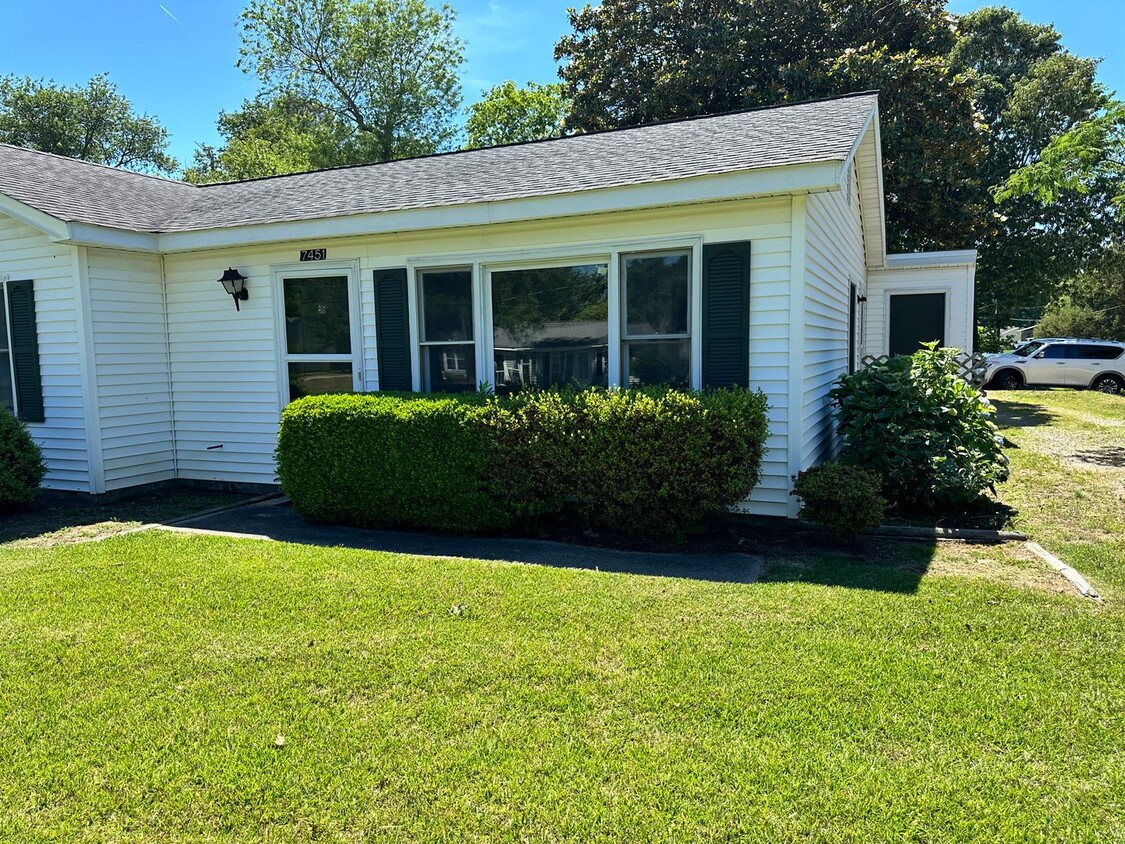 Foto principal - 7451 Bellehaven Drive (Unit 56)