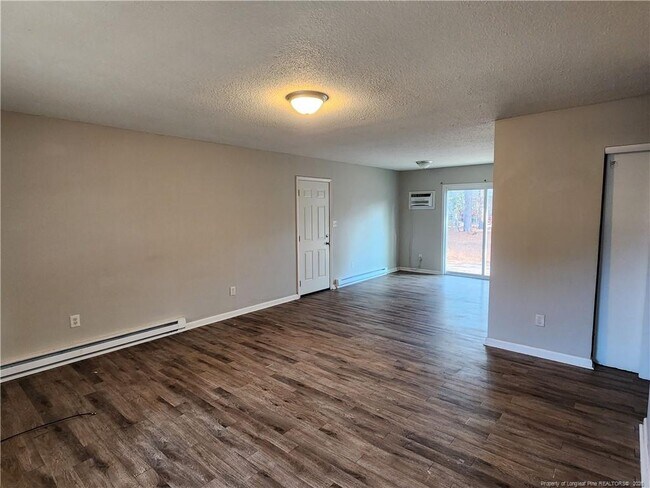 Building Photo - 408 Sheila St