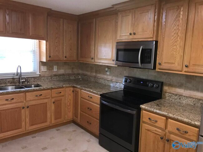 Foto del edificio - 8425 Hogan Dr SE