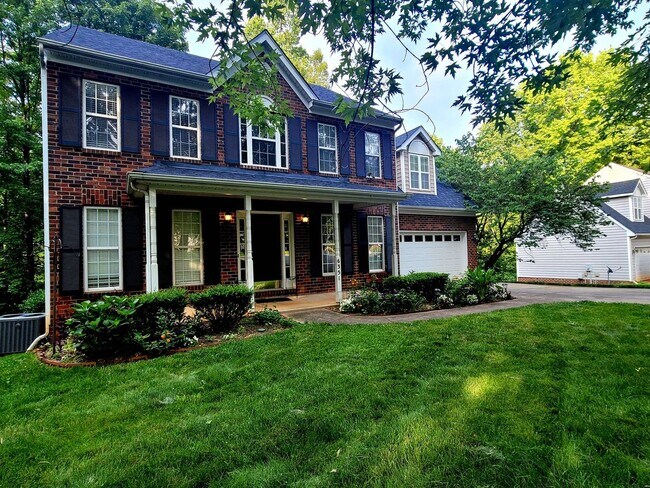 Foto del edificio - Charming and Spacious 4BR House in a Peaceful Cul-de-Sac