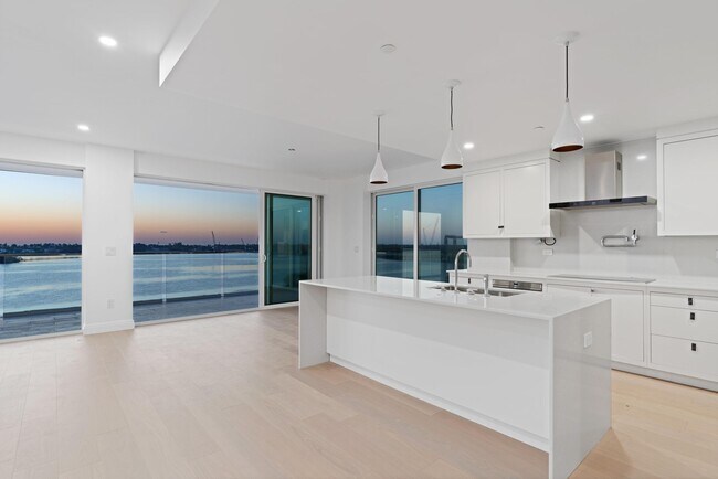 Building Photo - 3611 S Flagler Dr