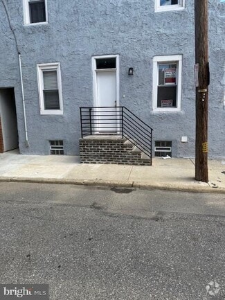 Building Photo - 1517 S Sydenham St