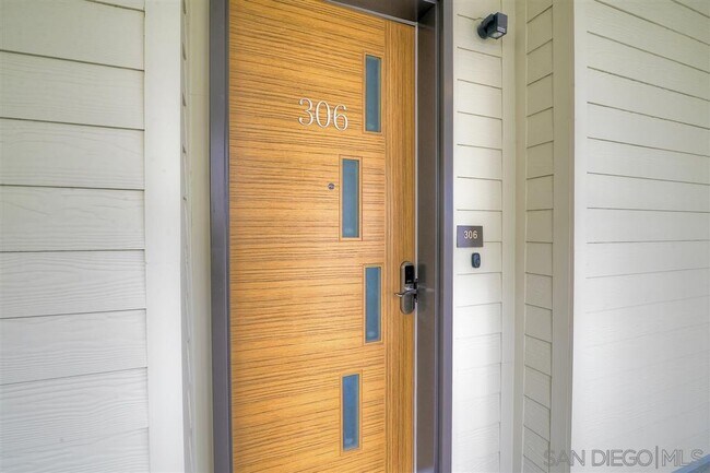 Building Photo - 3088 State St