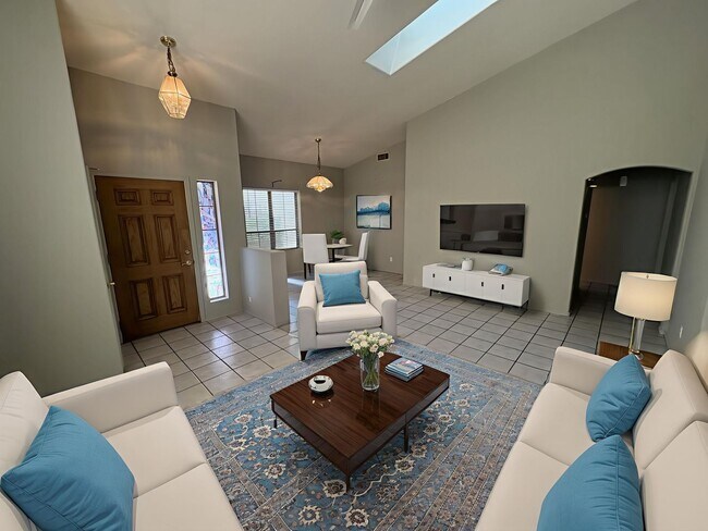 Building Photo - Great eastside location Pet friendly