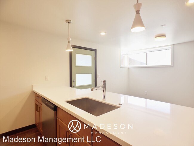 Foto del edificio - 913 N 85th St