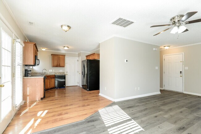 Foto del edificio - 1623 Oak Knoll Ln