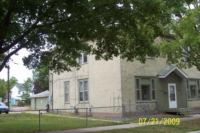 Building Photo - 739 Stewart Ave