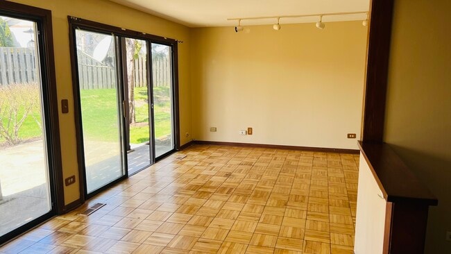 Building Photo - 1400 Alpine Ct