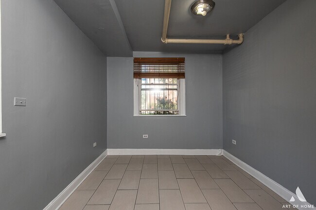 Foto del edificio - 2203 E 70th Pl