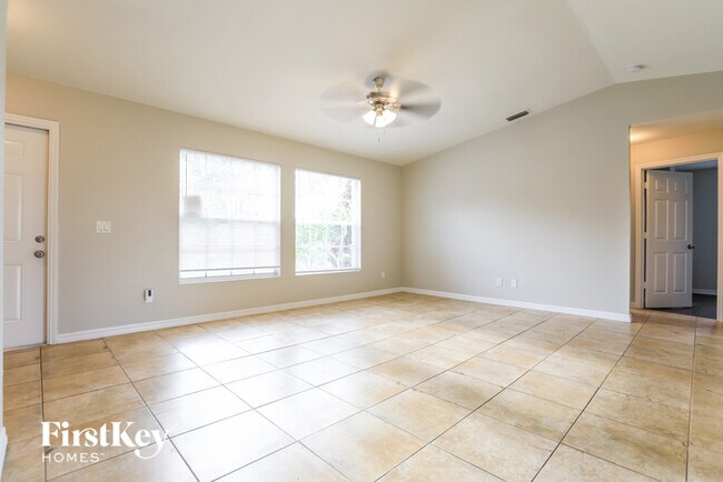 Building Photo - 3752 Vehlin St