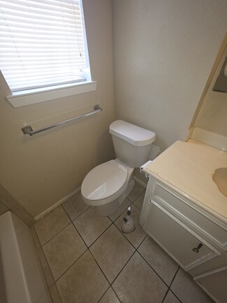 Building Photo - 1205 Anne Ave