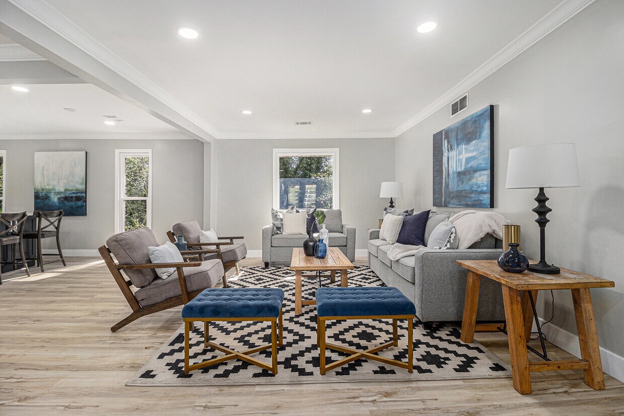 Foto principal - 2806 Chaucer Dr SW