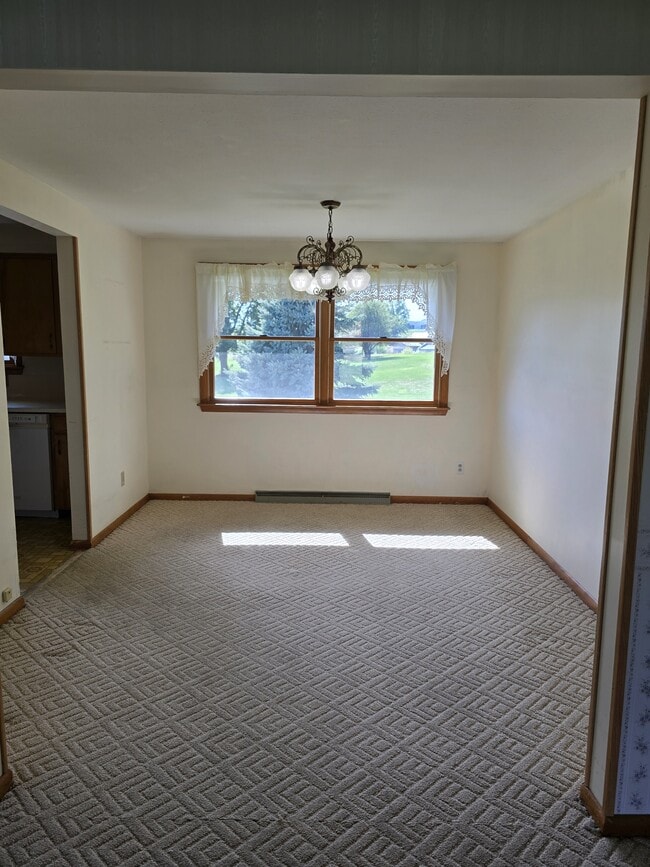 Foto del edificio - 16139 E Main St