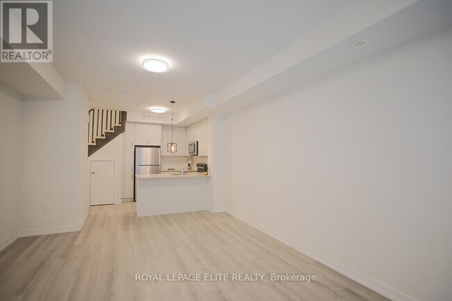 Photo du bâtiment - 3546 Colonial Dr