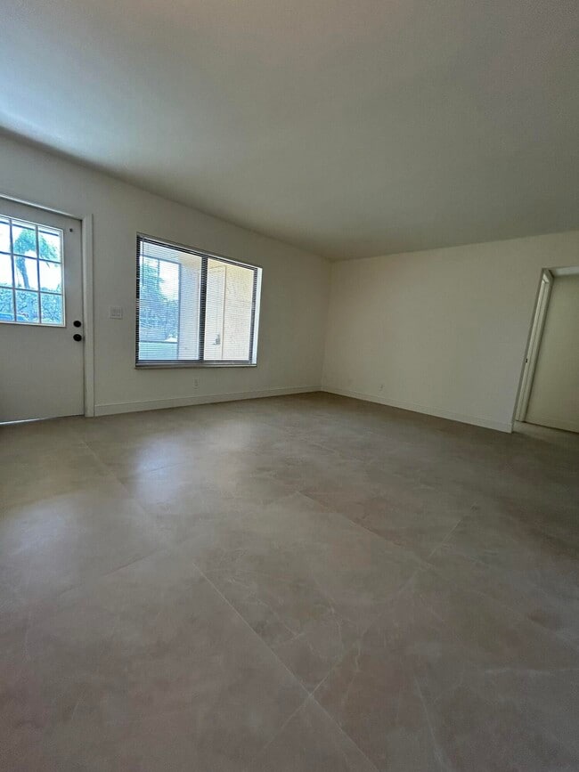 Building Photo - 205 Pine HOV Cir