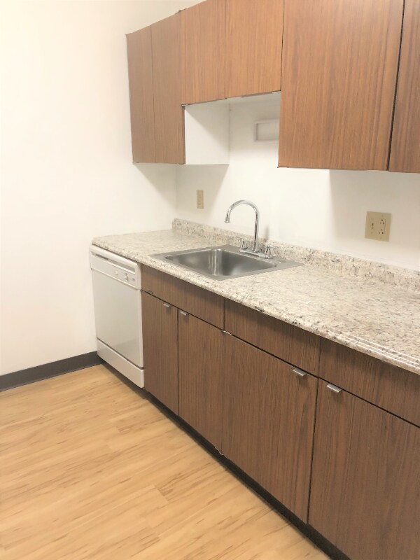 Foto del edificio - 6350 Forward Ave