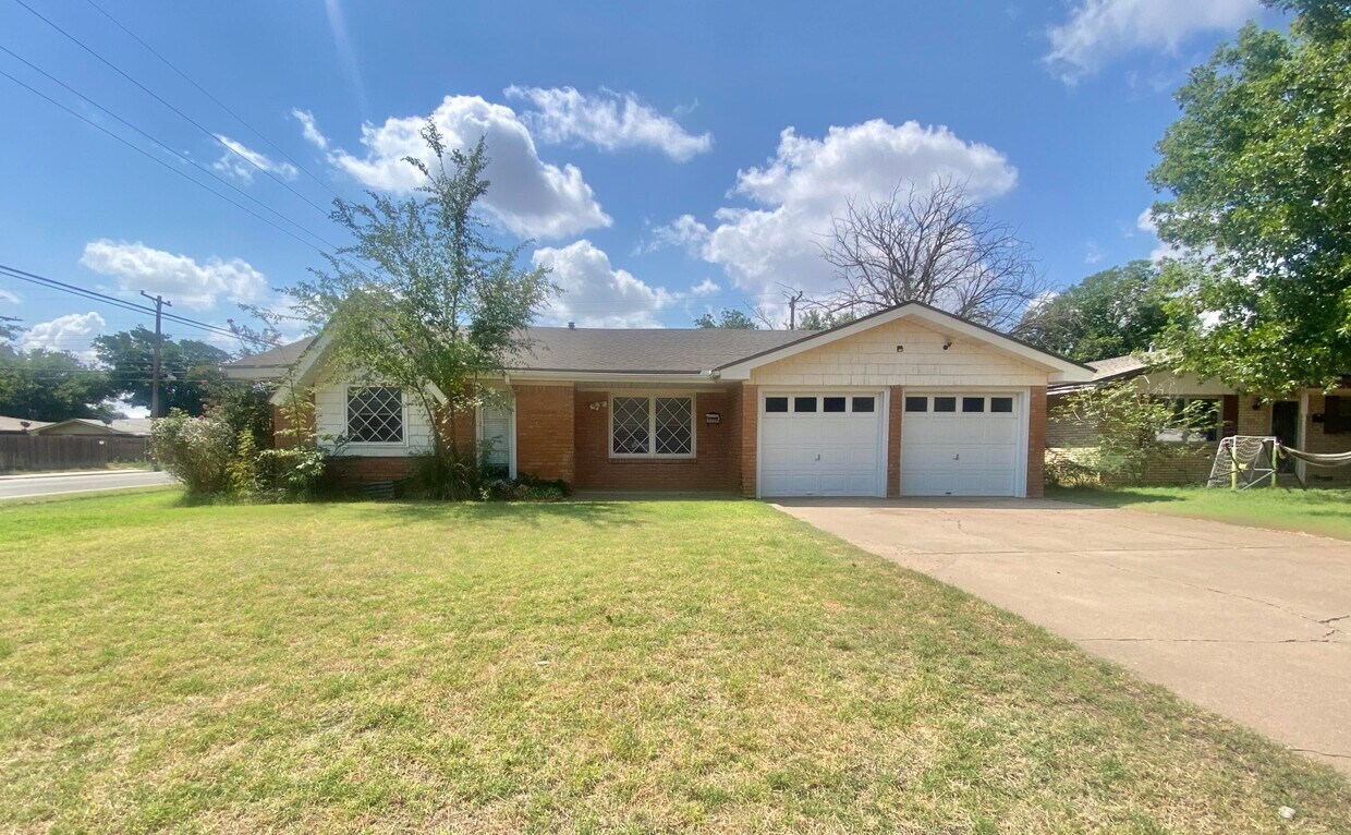 Foto principal - 5501 8th St